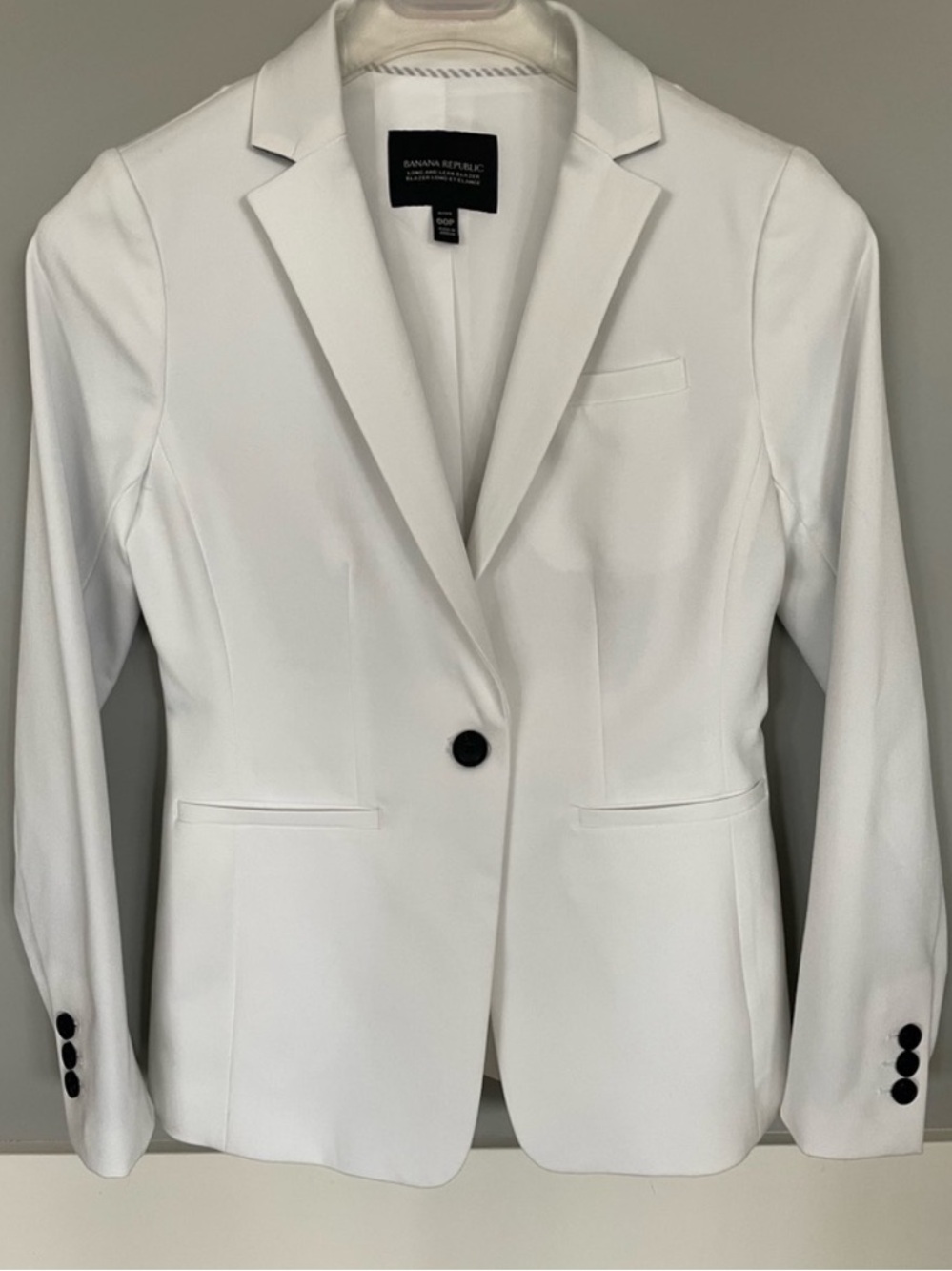 00P Women’s Banana Republic White Single-Button Tailored Blazer